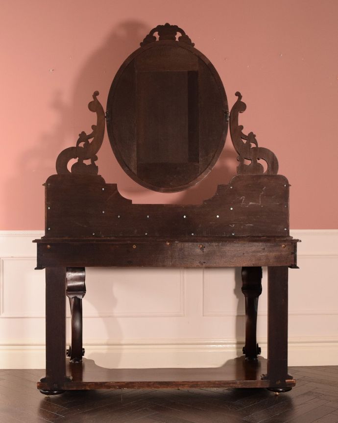 アンティークのドレッサー　アンティーク家具　1890年代のアンティークドレッシングテーブル、高級感溢れる英国の家具。もちろん、後ろ姿もキレイです。(q-1868-f)