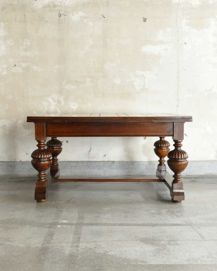 アンティークのテーブル　アンティーク家具　アンティーク英国家具、4本のバルボスレッグが美しいドローリーフテーブル（伸張式テーブル） 。横から見るとこんな感じ真横から見てみるとこんな感じ。(q-1896-f)