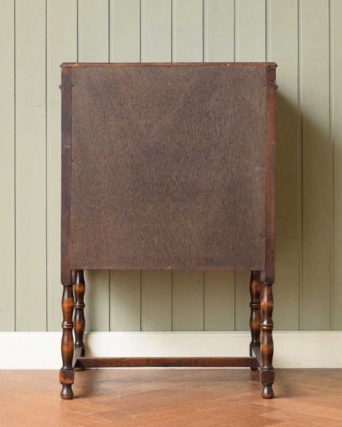 アンティークのチェスト　アンティーク家具　アンティークの英国家具、サイドテーブルにもなる脚が美しいミュージックドロワーズ。修復してあるので後ろ姿もキレイです。(q-1907-f)