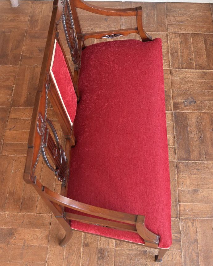 セティ・ソファ・ベンチ　アンティーク チェア　英国の優雅なアンティークチェア、背もたれの美しいセティ（長椅子・ソファ）。すわり心地がいい座面。(q-194-c)