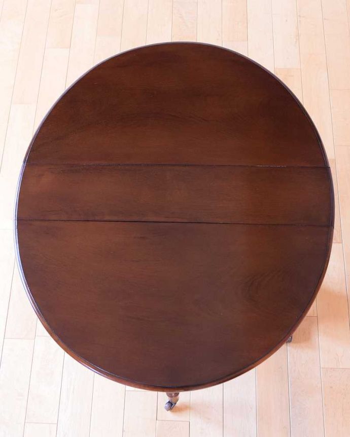 アンティークのテーブル　アンティーク家具　英国のアンティークらしい優雅テーブル、伸張式のゲートレッグテーブル。天板の修復には自信があります。(q-2010-f)