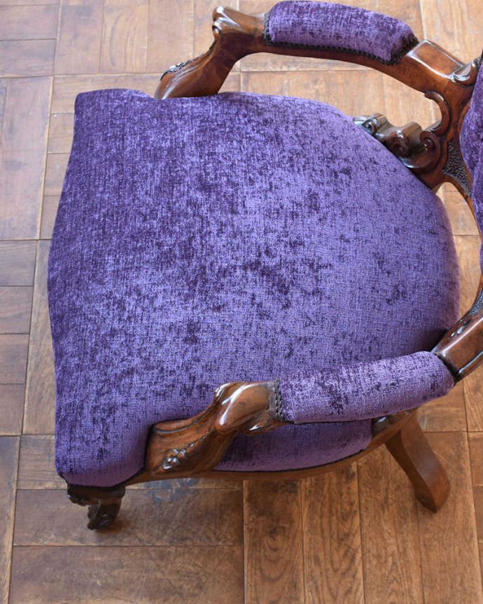 サロンチェア　アンティーク チェア　美しいパープルのサロンチェア、品のあるアンティークの椅子。すわり心地がいい座面。(q-203-c)