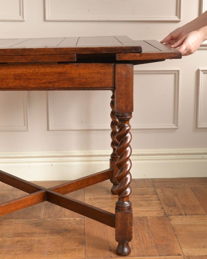 アンティークのテーブル　アンティーク家具　伸長式のアンティークテーブル、英国から届いたドローリーフテーブル。誰でもカンタン！引っ張るだけでOK。(q-2098-f)