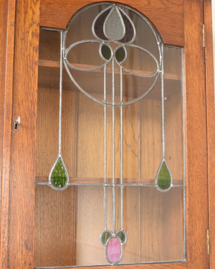 ビューロー　アンティーク家具　英国から届いたアンティーク家具ステンドグラス扉のビューローブックケース。アンティークのガラスの美しさガラスも古いアンティークのステンドグラスは独特の雰囲気が魅力。(q-2118-f)