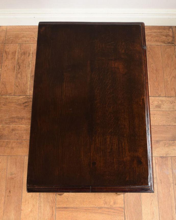 アンティークのテーブル　アンティーク家具　英国で見つけた引き出し付きのアンティークコンソールテーブル（サイドテーブル）。キレイに修復しましたやっぱり気になるテーブルの天板。(q-2123-f)