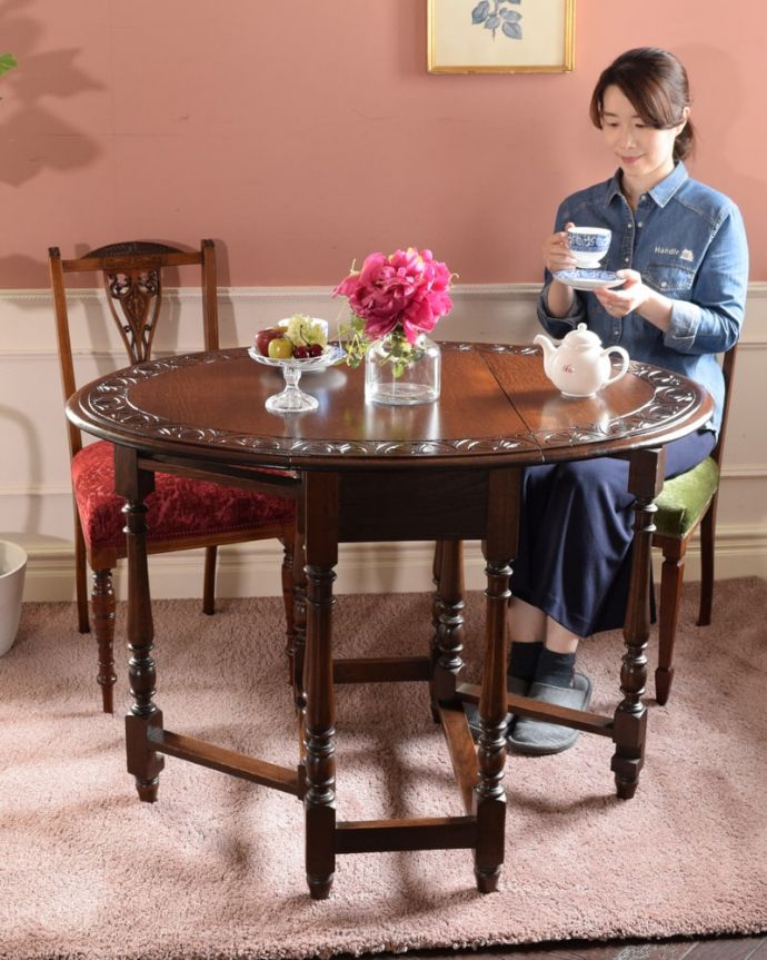 アンティークのテーブル　アンティーク家具　イギリスで見つけた伸長式のテーブル、アンティークのゲートレッグテーブル。使い方に合わせて3通りで使えるアンティークの定番アンティーク家具の定番テーブルと言えばゲートレッグテーブル。(q-2136-f)