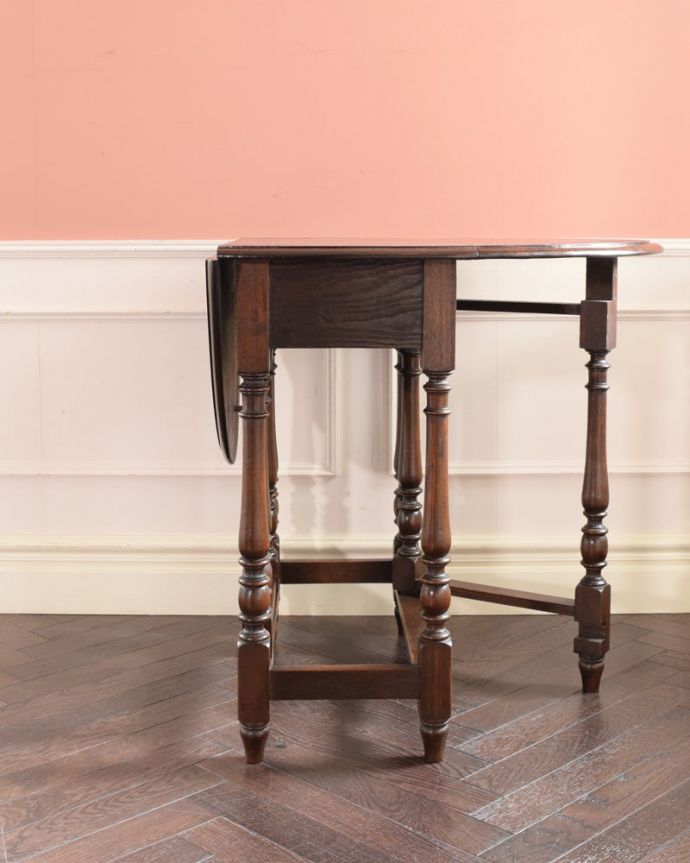 アンティークのテーブル　アンティーク家具　イギリスで見つけた伸長式のテーブル、アンティークのゲートレッグテーブル。片方開くと････片方のリーフを開くとこんな感じ。(q-2136-f)