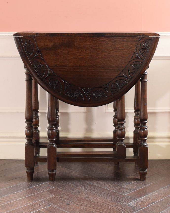 アンティークのテーブル　アンティーク家具　イギリスで見つけた伸長式のテーブル、アンティークのゲートレッグテーブル。クルッと回転。(q-2136-f)