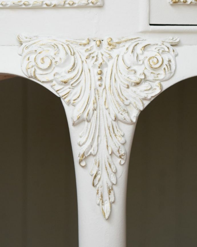アンティークのドレッサー　アンティーク家具　(ホワイトペイント)ドレッシングテーブル　装飾3(q-2218-f)