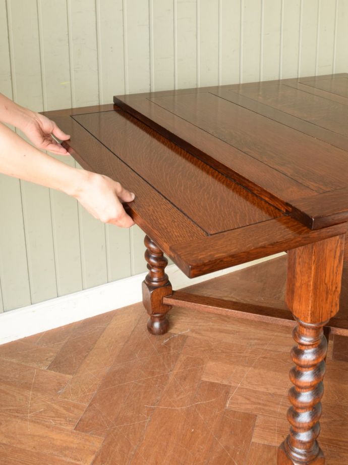 英国輸入のアンティーク家具、使う人数に合わせてサイズが変えられるドローリーフテーブル（ダイニングテーブル）