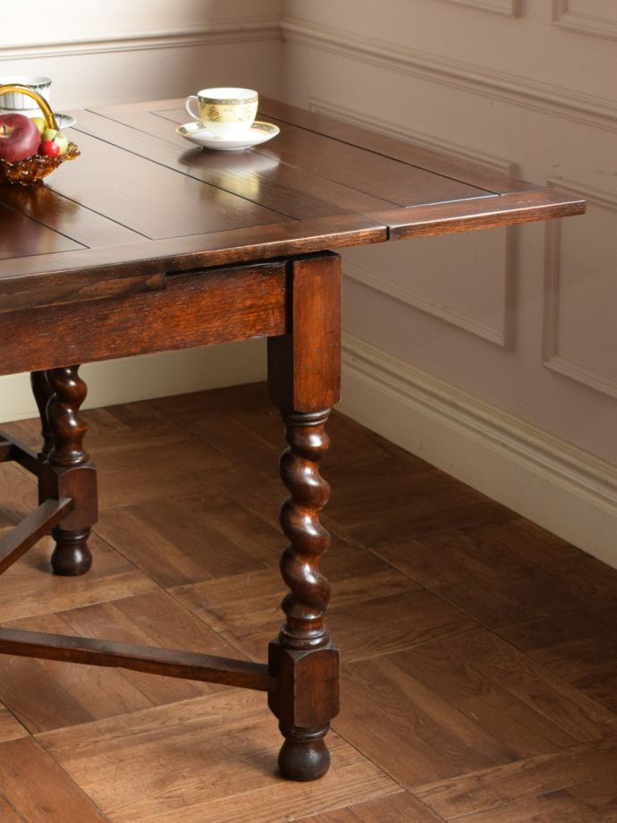 英国アンティークの伸長式テーブル、ツイスト足が美しいドローリーフテーブル(q-2709-f)｜アンティーク家具