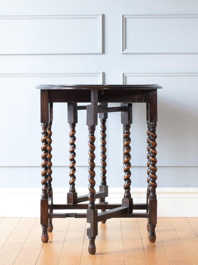 英国アンティークの伸長式テーブル、ツイスト脚がキレイなゲートレッグテーブル