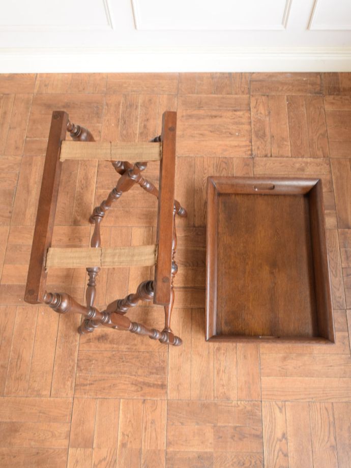 折り畳み式のアンティークテーブル