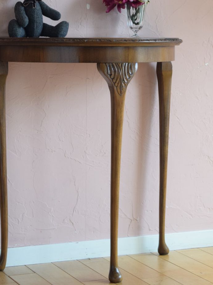 英国の美しいアンティークテーブル、3本脚の半月型コンソールテーブル 