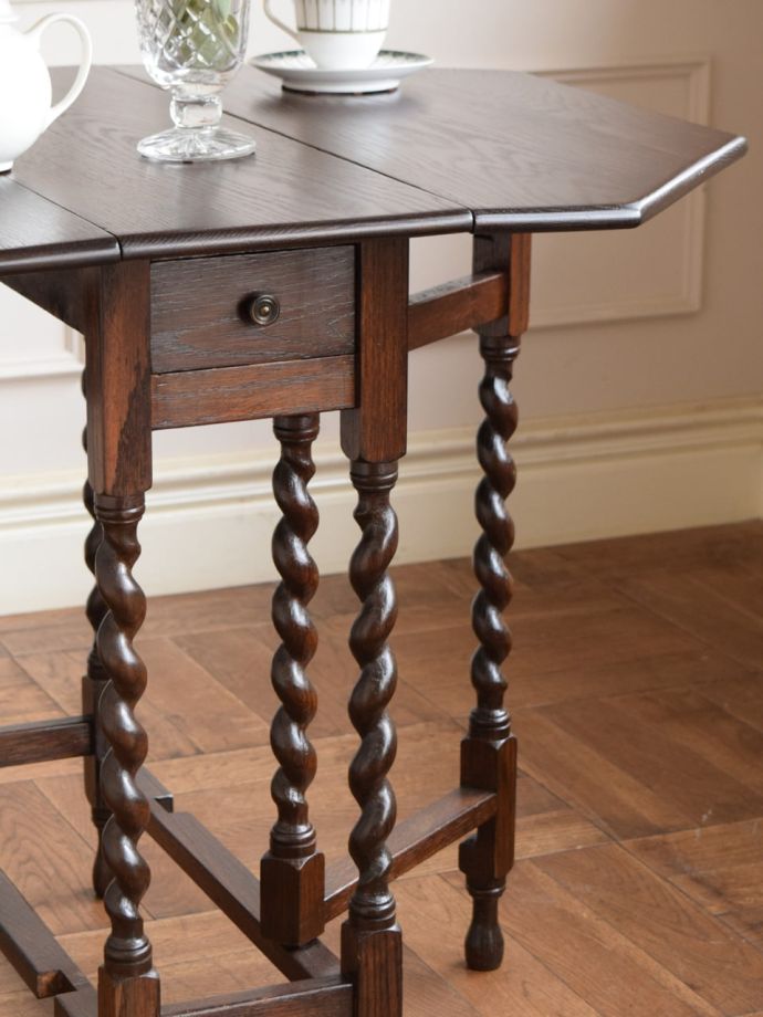 英国アンティークの八角形テーブル、ツイスト足がおしゃれな伸長式の 