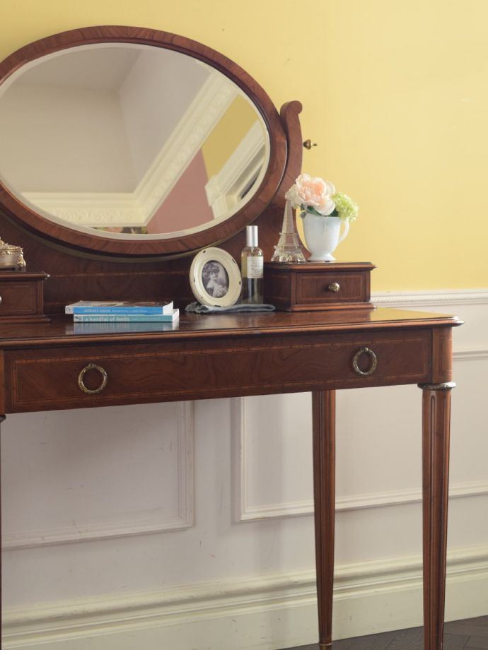 英国アンティークの美しい鏡台、ローズウッド材のドレッサーテーブル