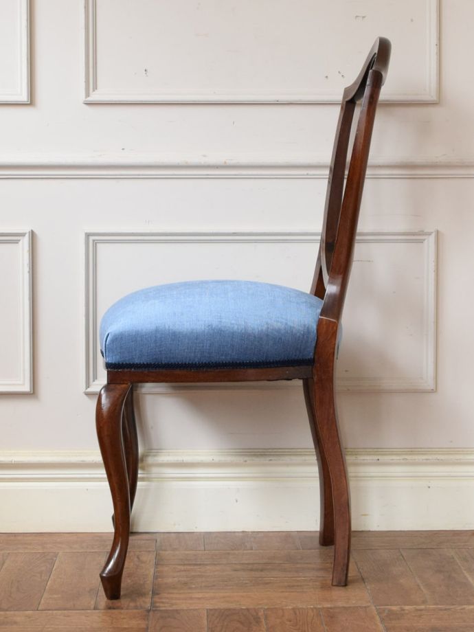 ヘップルホワイトがデザインしたアンティークの椅子、象嵌細工が入った背もたれのヘップルホワイトチェア(q-507-c)｜アンティークチェア・椅子