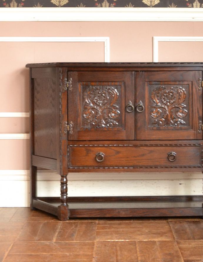 英国の伝統的デザインのアンティーク家具、JAYCEE社のキャビネット(q 