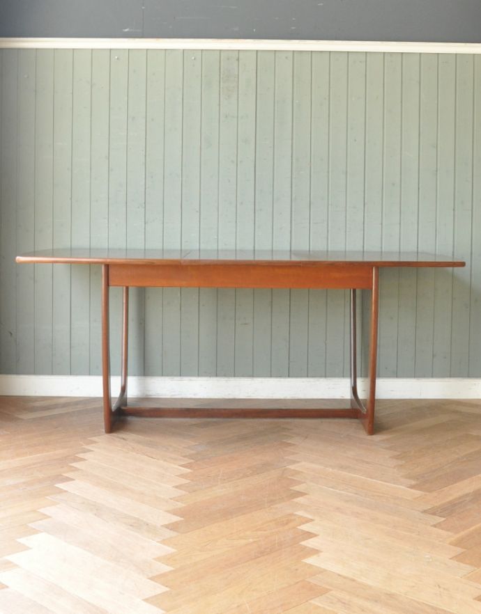 アンティークのテーブル　アンティーク家具　北欧スタイルのヴィンテージ家具、伸張式ダイニングテーブル。開いたときです。(q-673-f)