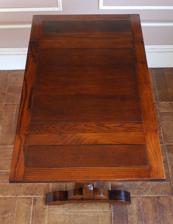 ロイドテーブル　アンティーク家具　アンティーク英国家具、置きやすいコンパクトなサイズが魅力、ドローリーフテーブル（伸張式テーブル）。天板もピカピカにお直ししました。(q-690-f)