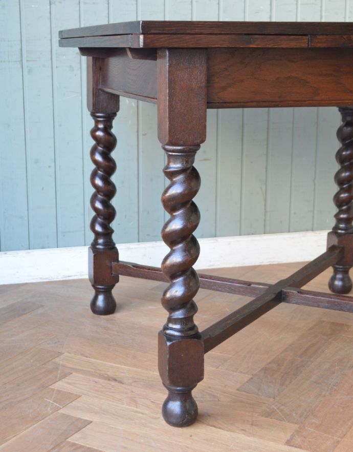 ロイドテーブル　アンティーク家具　イギリスのアンティーク家具、ツイストラインが美しいドローリーフテーブル（ダイニングテーブル）。キチンとお直ししました。(q-696-f)