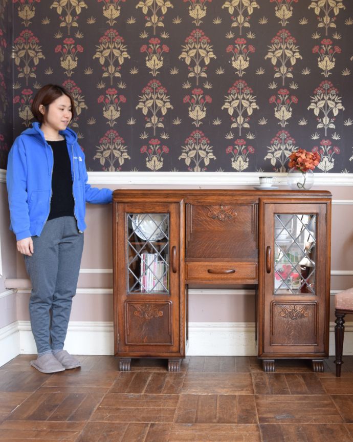 ビューロー　アンティーク家具　英国ならではのアンティーク家具、サイドバイサイド（本棚＆デスク）。女性のためにあるような家具。(q-845-f)