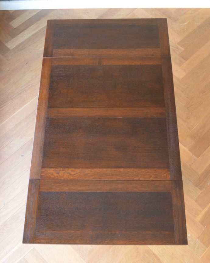 ロイドテーブル　アンティーク家具　スリムサイズで扱いやすいアンティークのドローリーフテーブル（英国家具）。天板もピカピカにお直ししました。(q-910-f)