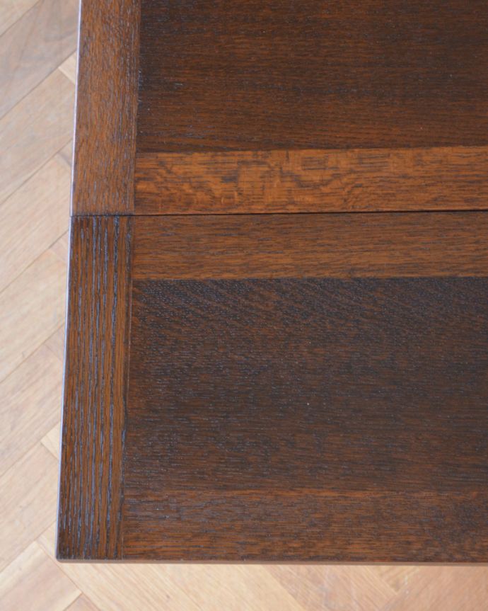 ロイドテーブル　アンティーク家具　スリムサイズで扱いやすいアンティークのドローリーフテーブル（英国家具）。メンテナンスをしてありますので、つなぎ目も美しいです。(q-910-f)