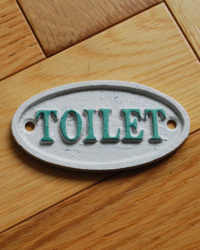 洗面・トイレ　住宅用パーツ　アンティーク風のアイアン製トイレットプレート（TOILET）。アイアンで出来た重厚感。(sa-037)