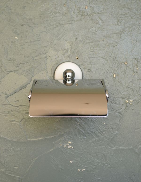 洗面・トイレ　住宅用パーツ　陶器×ステンレスのペーパーホルダー （シルバー）。清潔感がある白い陶器とシルバーカラーのペーパーホルダーです。(sa-225)