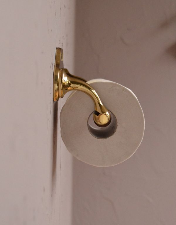 洗面・トイレ　住宅用パーツ　レトロなデザインの真鍮製ペーパーホルダー（ゴールド）フタ無し。フタが無いので横から見てもスッキリしています。(sa-236)