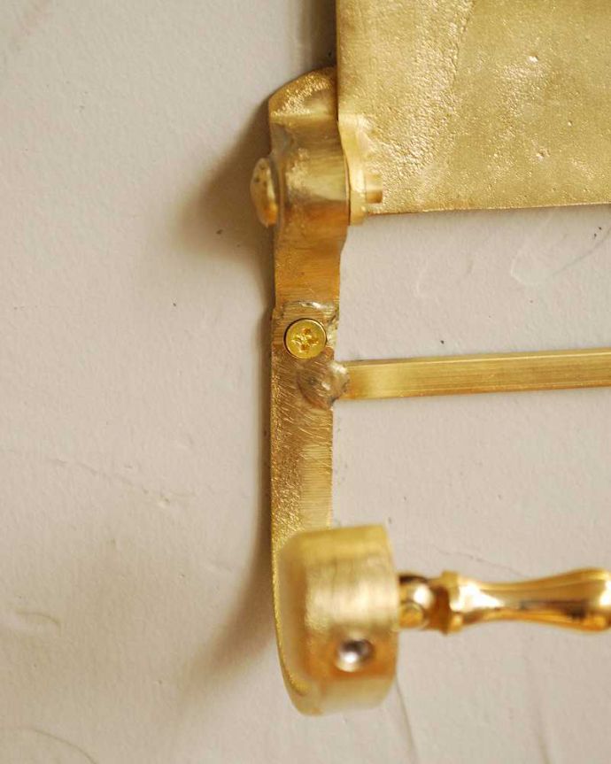 洗面・トイレ　住宅用パーツ　真鍮製のペーパーホルダー（ゴールド・ビス付き）。壁にビスで固定してお使いください。(sa-257)
