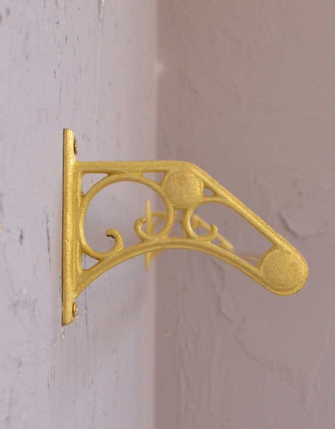 洗面・トイレ　住宅用パーツ　お洒落なサニタリーアイテム、真鍮製ダブルタオルバー（ロングタイプ/ゴールド）。横から見たバーの装飾も美しいデザインです。(sa-633)