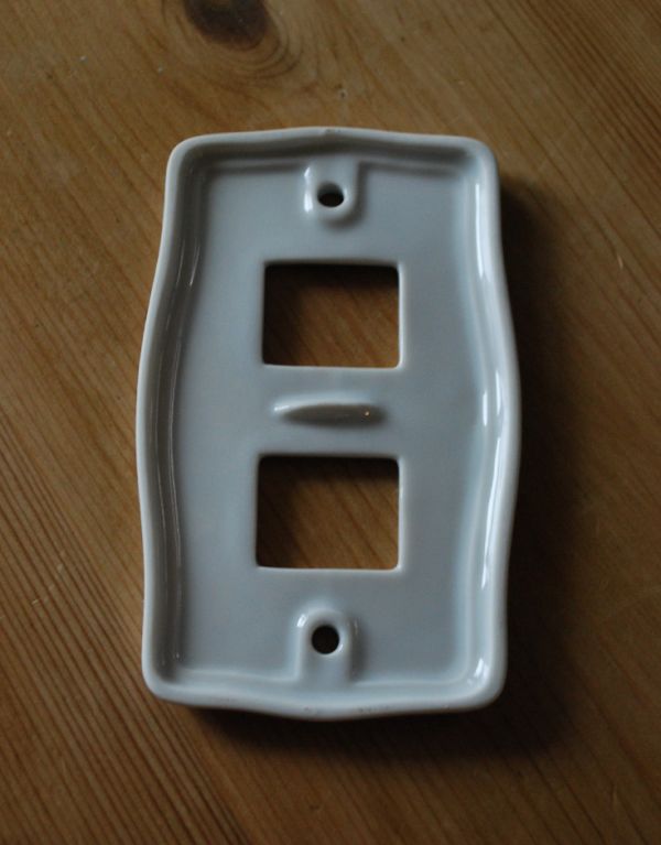 スイッチ・スイッチカバー　住宅用パーツ　陶器製スイッチプレート/ホワイト（ダブルタイプ）電気スイッチ。※ワイドスイッチには対応していません。(sc-18-b)
