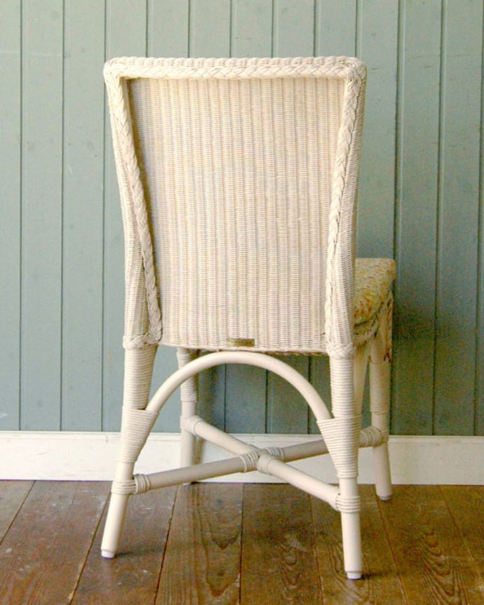 Handleオリジナル　アンティーク風　ロイドルームの椅子、8色から選べるHandleオリジナルのロイドルームチェア(Morning)。後ろ姿も可愛い後ろから見るとこんな感じです。(hol-01)