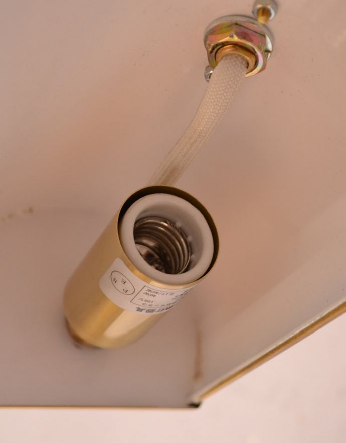 壁付けブラケット　照明・ライティング　壁に付けるだけでお洒落なインテリア、真鍮製のウォールランプＡ（Ｅ17丸球付）。国産球対応の壁付けランプです。(wr-084)