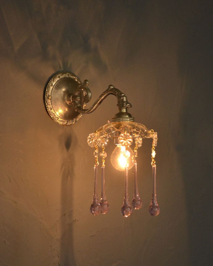 Handleオリジナル　照明・ライティング　Handleオリジナルガラス皿のウォールシャンデリアD（アンティーク色・丸球付・ギャラリーなし）。夜が楽しみになる壁からの灯り点灯した時に壁に映るドラマティックな光の陰影を楽しむことが出来ます。(wr-093a-o)