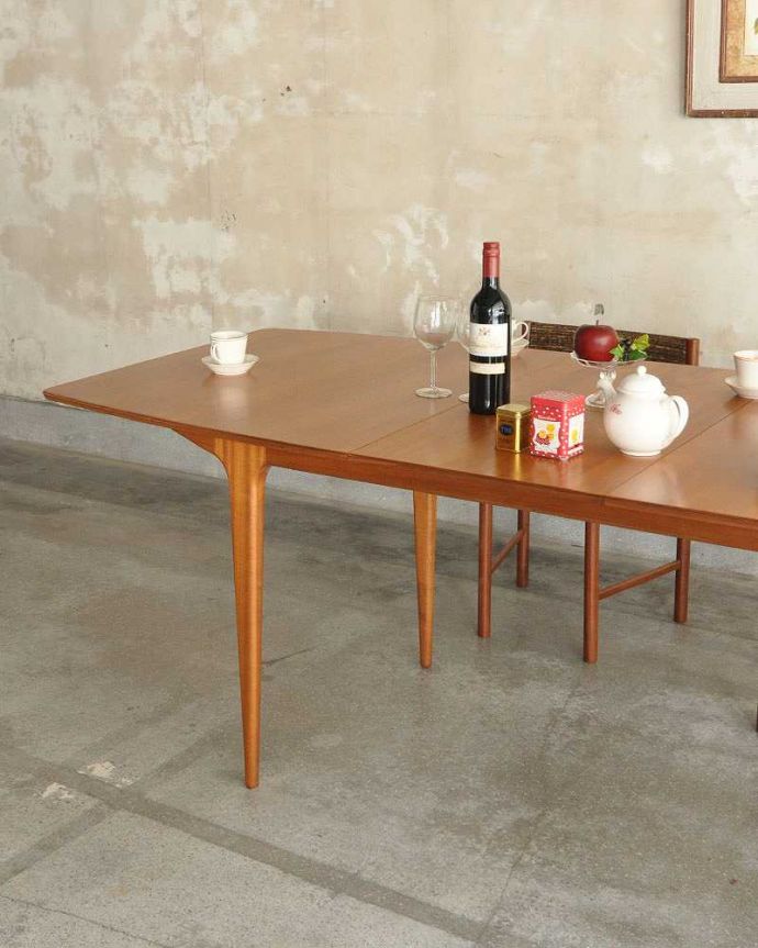 シンプルなヴィンテージの北欧家具、マッキントッシュ エクステンションテーブル