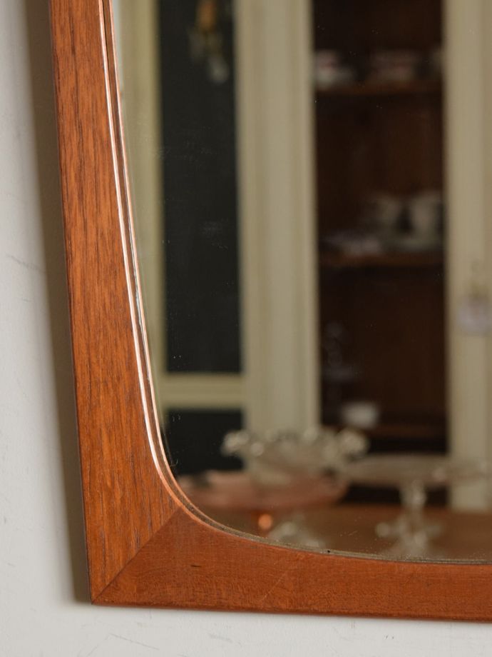ビンテージのおしゃれな鏡、北欧スタイルに合う四角いウォールミラー
