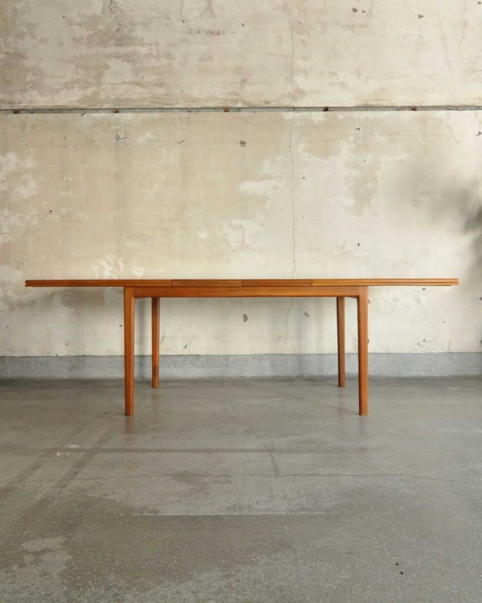 アンティークのテーブル　アンティーク家具　ヴィンテージの伸張式北欧家具、マッキントッシュのエクステンションテーブル。天板を広げると･･･もちろん広げたままの状態でもお使い頂けます。(x-1075-f)