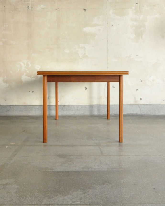 アンティークのテーブル　アンティーク家具　ヴィンテージの伸張式北欧家具、マッキントッシュのエクステンションテーブル。こちら側も、もちろんキレイです。(x-1075-f)