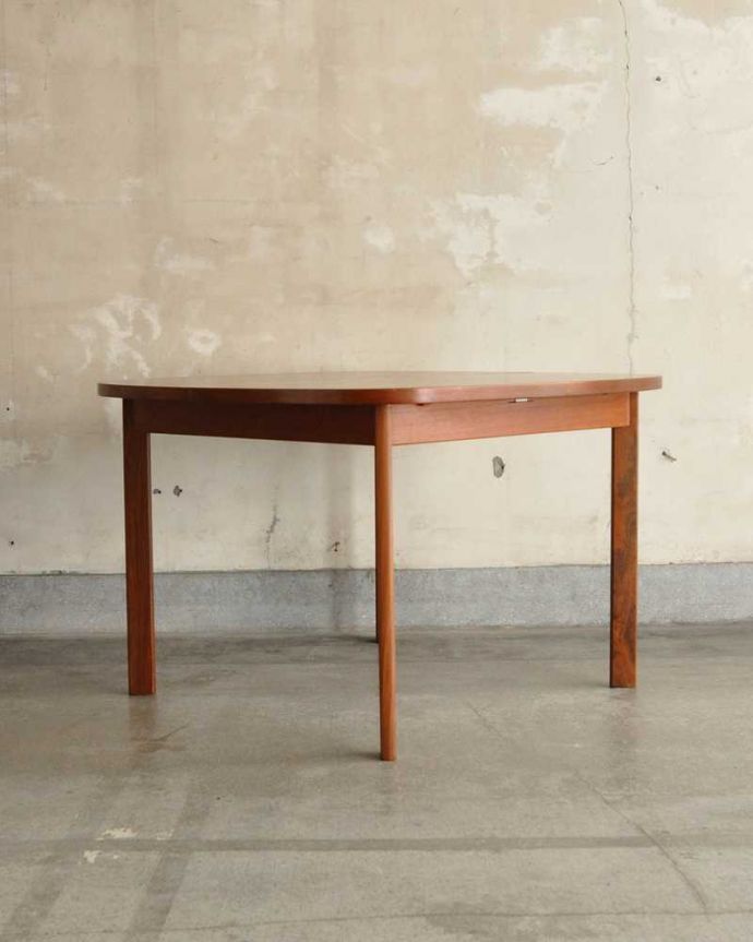 G-PLAN(Gプラン)　アンティーク家具　北欧デザインのダイニングテーブル、伸張できるヴィンテージ家具。こちら側も、もちろんキレイです。(x-1179-f)