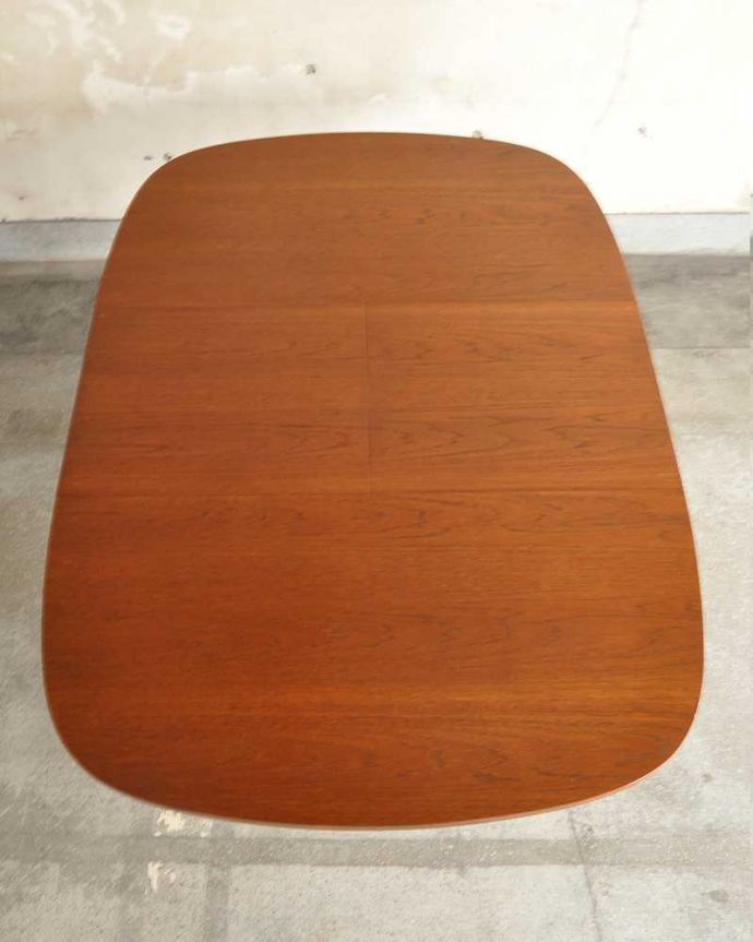 G-PLAN(Gプラン)　アンティーク家具　北欧デザインのダイニングテーブル、伸張できるヴィンテージ家具。天板もピカピカにお直ししました。(x-1179-f)