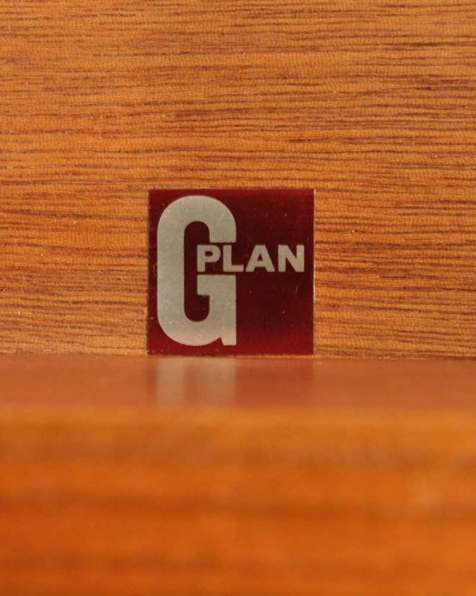G-PLAN(Gプラン)　アンティーク家具　北欧スタイルのカッコいいビンテージ家具G-planのサイドボード（フレスコ）。タグが付いていますG-planのタグが残っていました。(x-1298-f)
