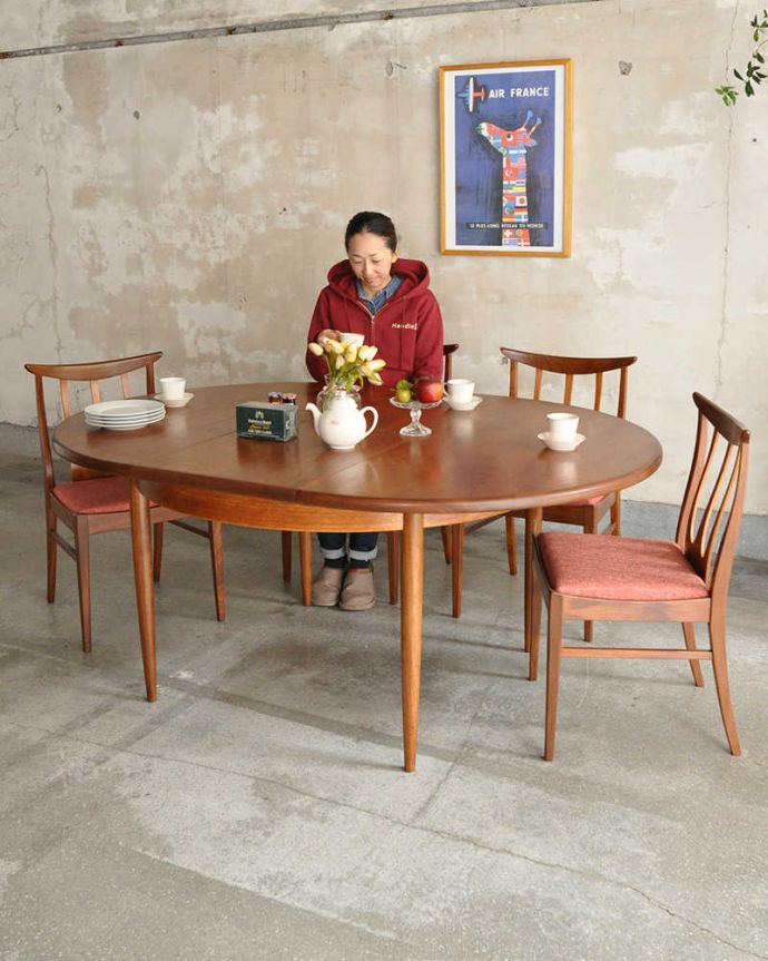 G-PLAN(Gプラン)　アンティーク家具　G-plan社の伸長式ダイニングテーブル 、ヴィンテージ家具（フレスコ）。用途に合わせてサイズが変わる便利なテーブルあっという間にサイズが大きくなっちゃうヴィンテージのエクステンションテーブル。(x-1321-f)
