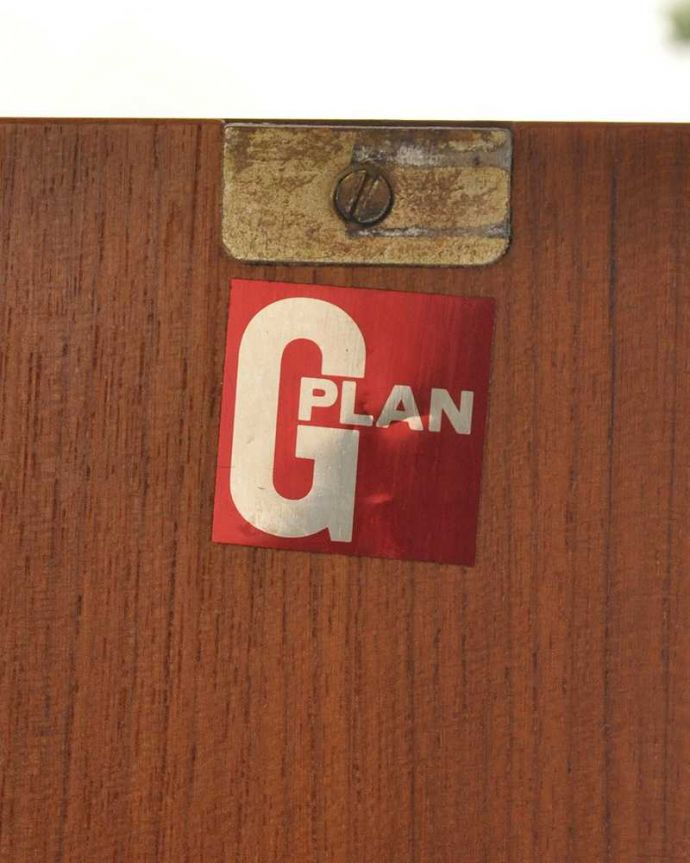 G-PLAN(Gプラン)　アンティーク家具　テレビボードにおススメの北欧スタイルのヴィンテージ家具、G-PLANのサイドボード (G-plan・シリーズ名「チーク」)。タグが付いていますG-planのタグが残っていました。(x-1309-f)