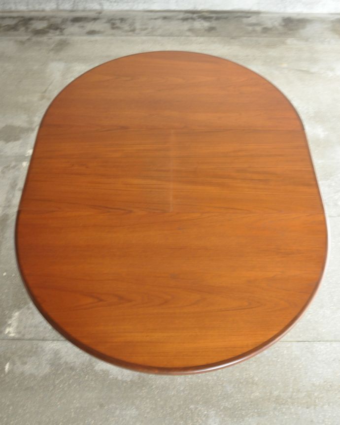G-PLAN(Gプラン)　アンティーク家具　シンプルな北欧デザインのG-PLAN、フレスコの伸長式テーブル。天板もピカピカにお直ししました。(x-1306-f)
