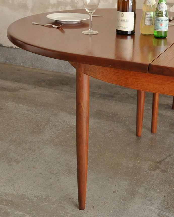 G-PLAN(Gプラン)　アンティーク家具　G-planのフレスコシリーズ、イギリスのヴィンテージダイニングテーブル（伸長式）。スマートなカッコよさが魅力シンプルなデザインだから、どんなインテリアにも似合っちゃう所が人気のヒミツ。(x-1325-f)