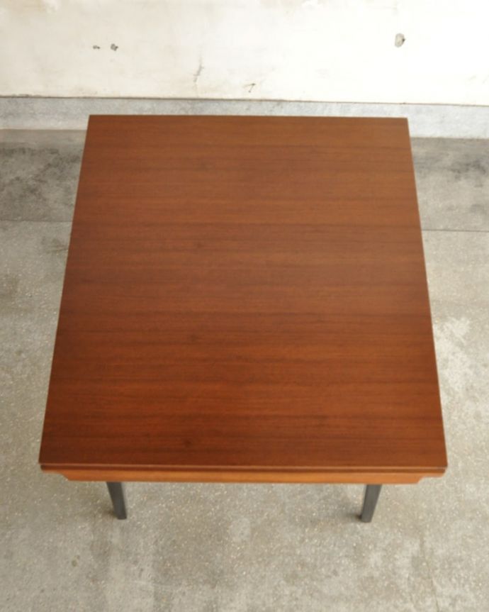 アンティークのテーブル　アンティーク家具　ダイニングテーブルG-plan tola&black。上から見るとこんな形リーフを開く前はこんな形です。(x-1328-f)