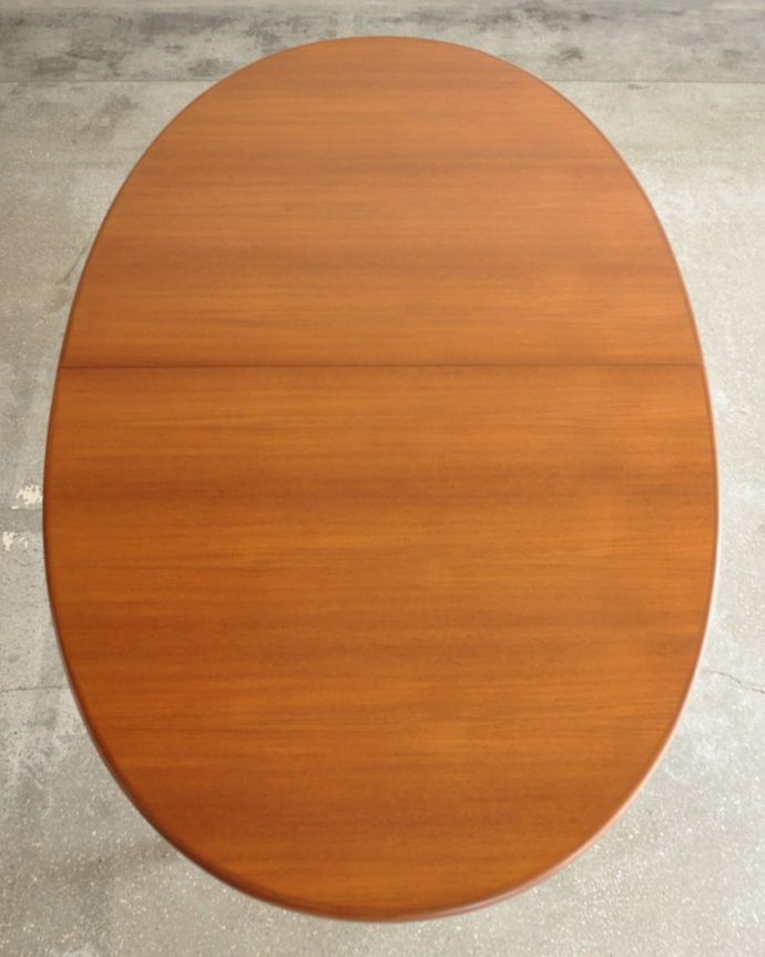 アンティークのテーブル　アンティーク家具　エクステンションテーブル　上から見るとこんな形天板を足す前はこんな形です。(x-1364-f)